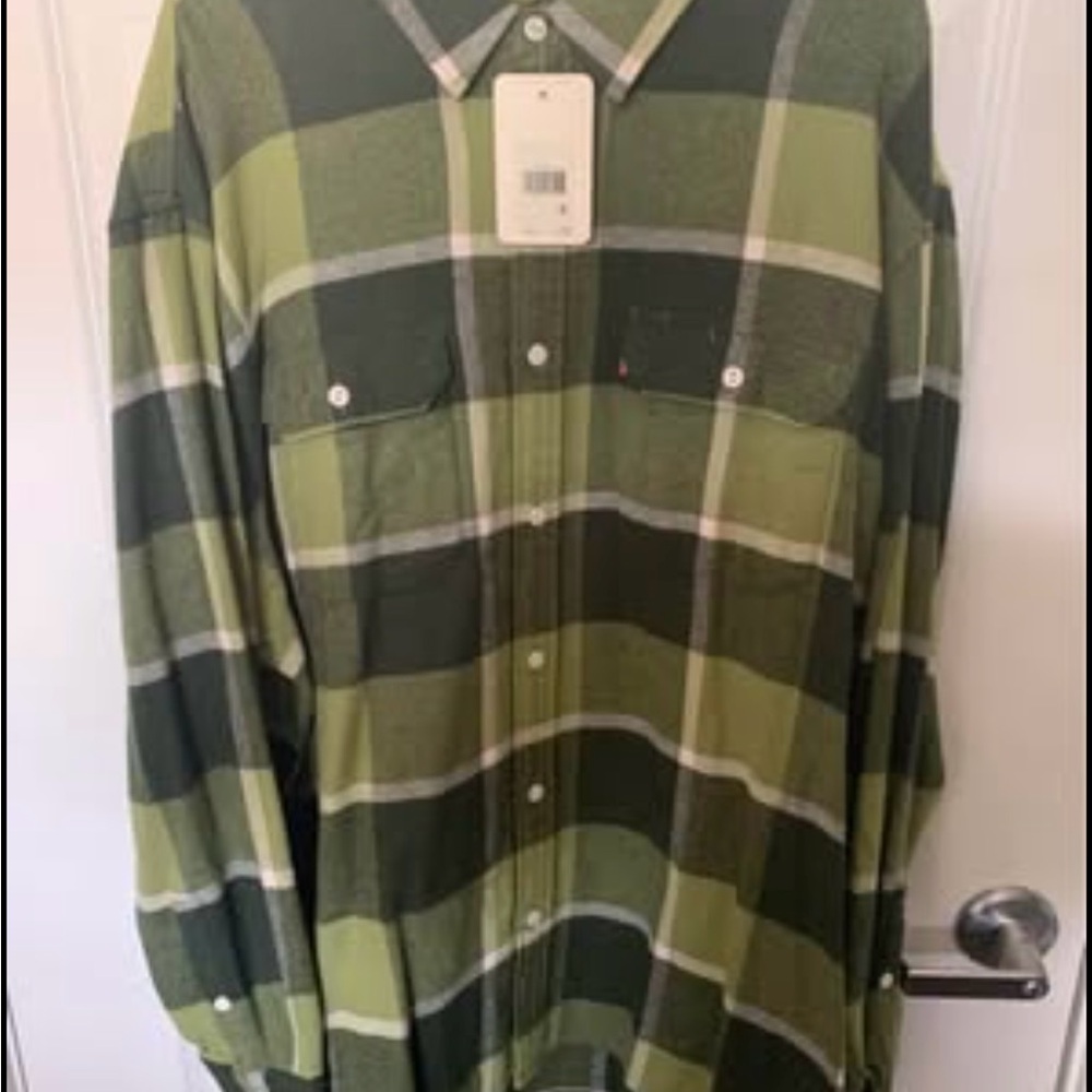 Levi's Green Casual Button Down Shirt Classic Plaid Design